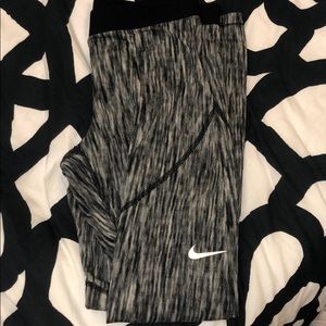 Nike pros hyper warm